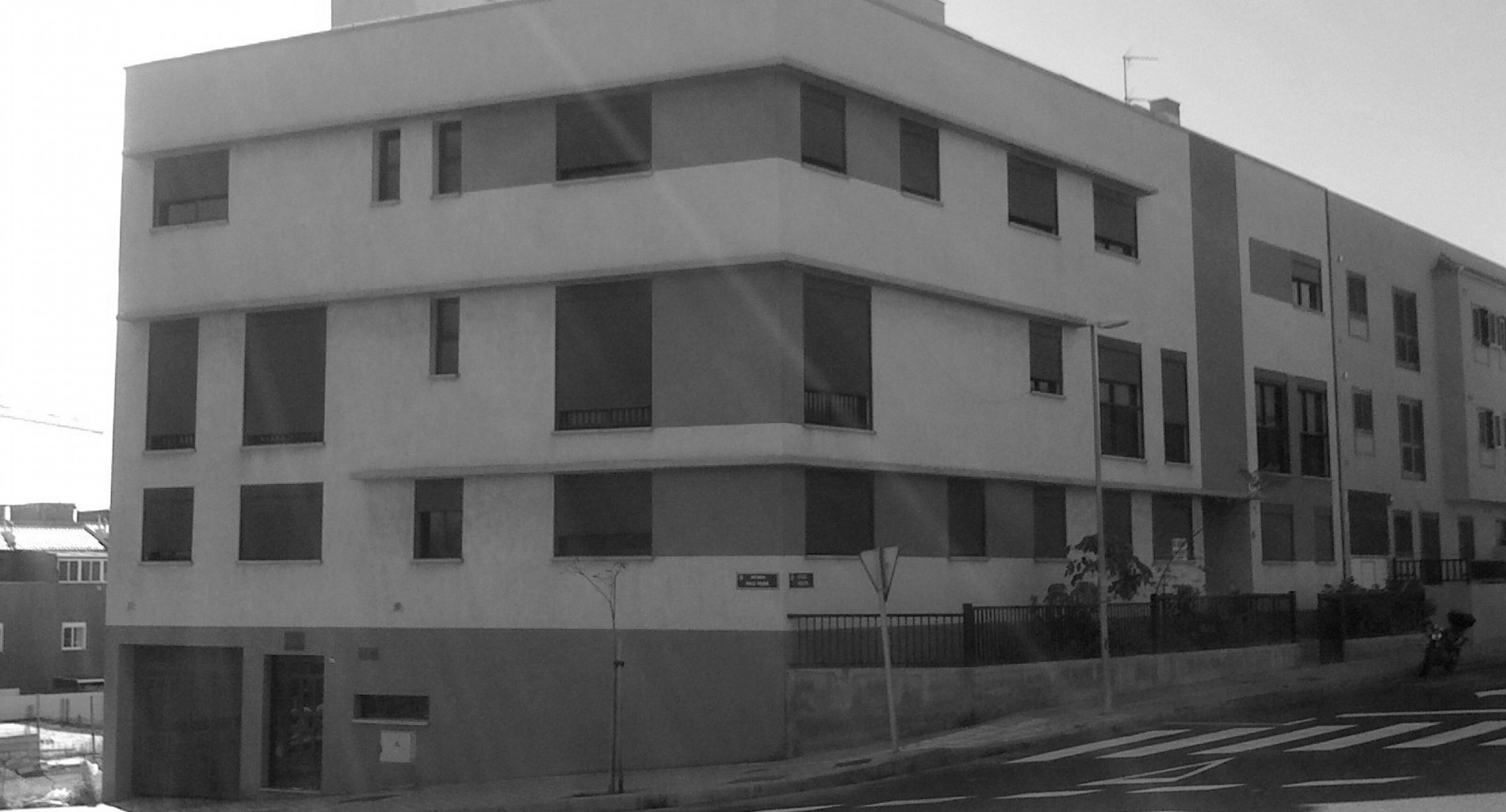 PLURIFAMILIAR-1